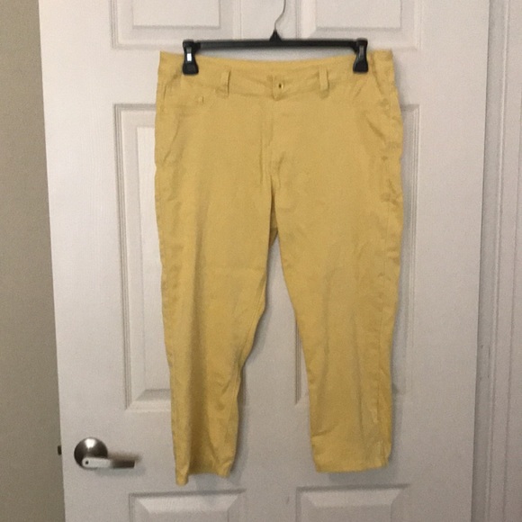 Really cute women’s capris so comfy!!! - Picture 3 of 4